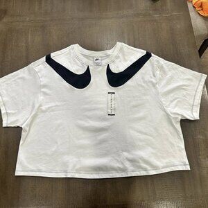 NIKE white cropped t-shirt with double black Nike logo 2x